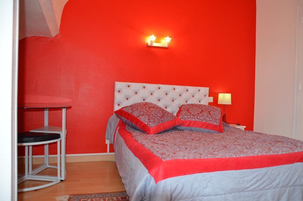 Hotel La Tour Sully-sur-Loire Quarto foto