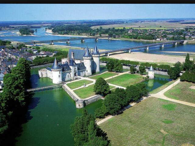 Hotel La Tour Sully-sur-Loire Exterior foto