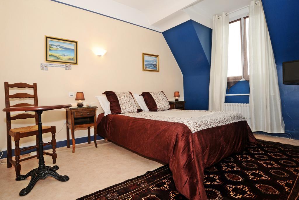 Hotel La Tour Sully-sur-Loire Quarto foto