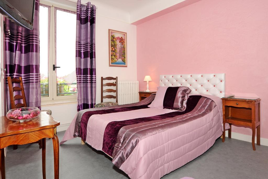Hotel La Tour Sully-sur-Loire Quarto foto