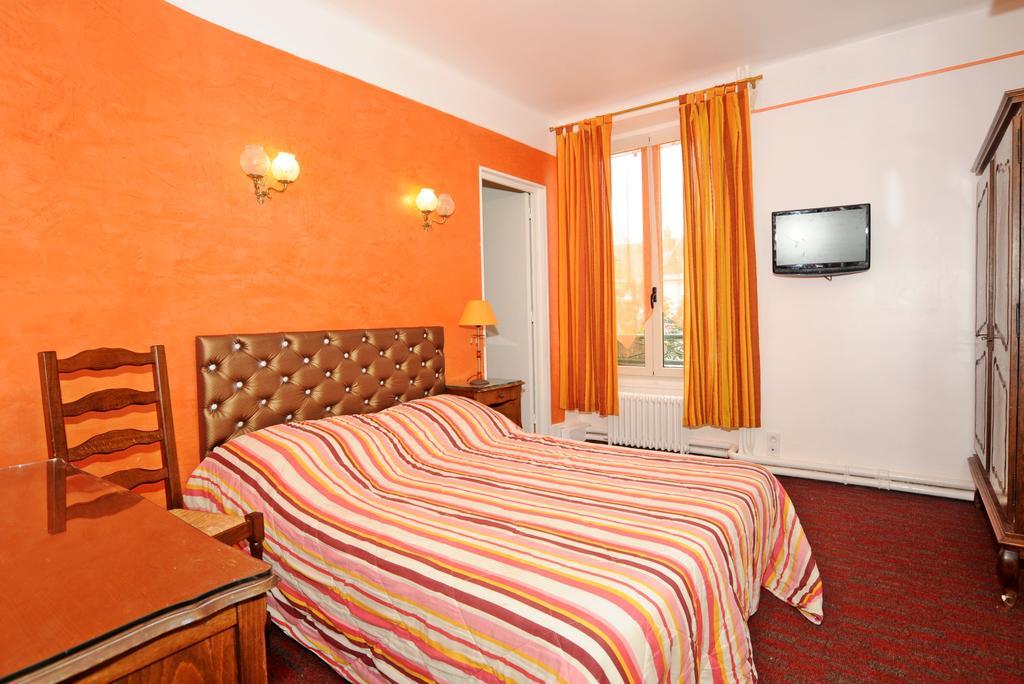 Hotel La Tour Sully-sur-Loire Quarto foto